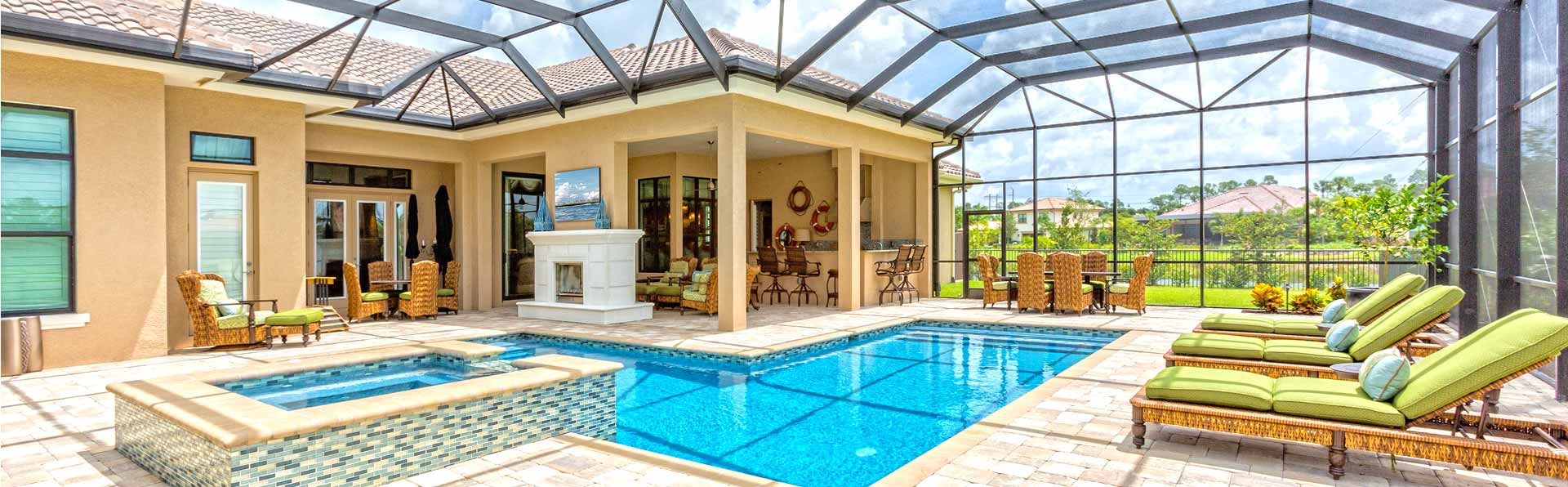 Screened in Swimming Pool and outdoor Kitchen