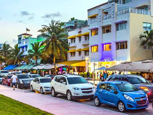 Restaurants on Ocean Drive in Miami Beach