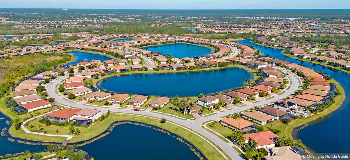Florida housing community with lakes